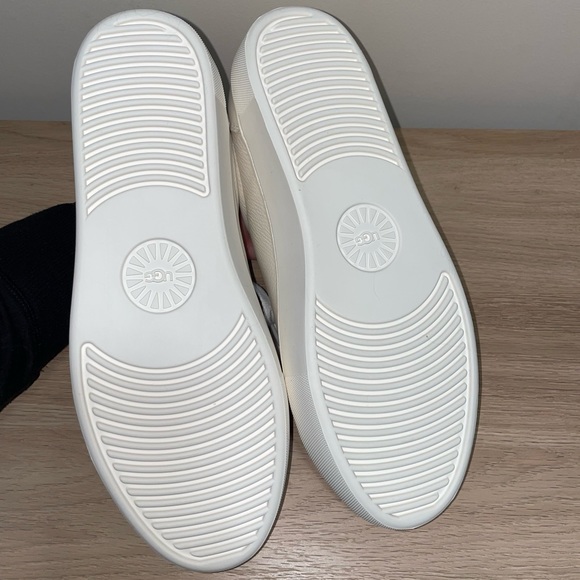 UGG Zilo Leather Lace Up Sneaker - Picture 7 of 9